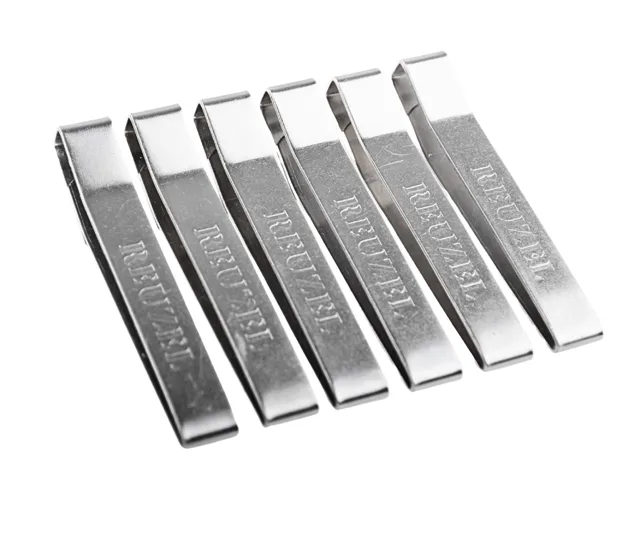 Barber spony na látku pro zapnutí pláštěnky Reuzel Super Barber Cape Cloth Clip - 6 ks, stříbrné