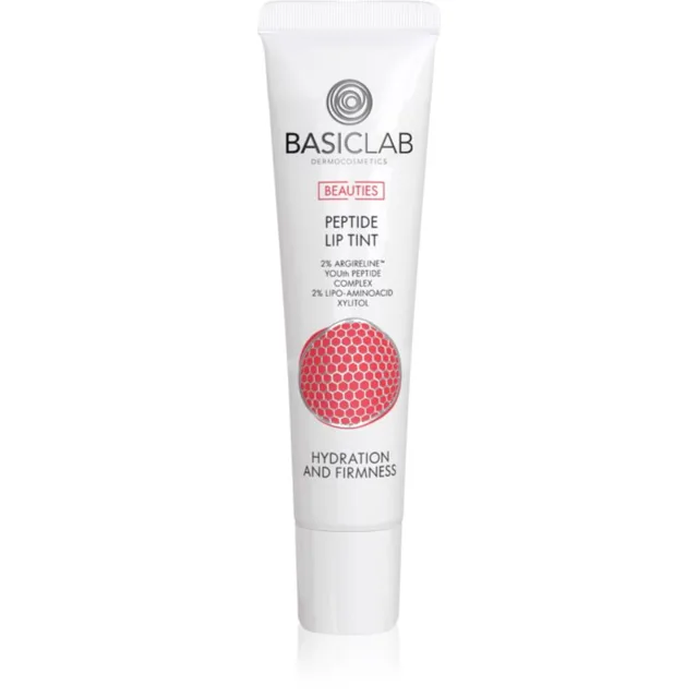 BasicLab Dermocosmetics Beauties lesklý balzám na rty s peptidy odstín 230 Dusty Rose 15 ml