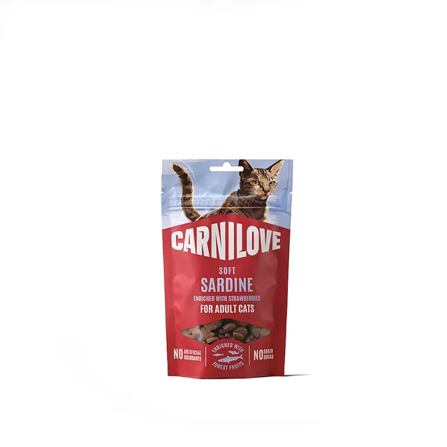 CARNILOVE Soft snack Buffallo pamlsek pro kočky sardinky a jahoda 50 g