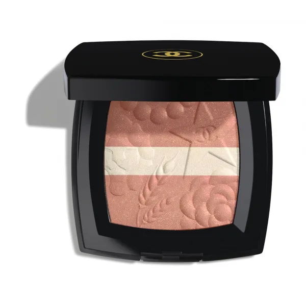 CHANEL LES SIGNES DE CHANEL ROZJASŇUJÍCÍ PUDROVÁ TVÁŘENKA - PÊCHE LUMIÈRE 14g 14 g