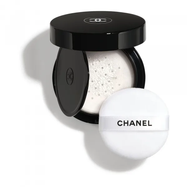 CHANEL POUDRE UNIVERSELLE LIBRE ON-THE-GO FORMAT  SYPKÝ PUDR S PŘIROZENÝM FINIŠEM. CESTOVNÍ FORMÁT - 10 LIGHT 6 g