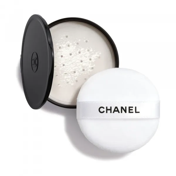 CHANEL POUDRE UNIVERSELLE LIBRE - REFILL ON-THE-GO FORMAT SYPKÝ PUDR S PŘIROZENÝM FINIŠEM. CESTOVNÍ FORMÁT - 10 LIGHT - NÁPLŇ 6 g