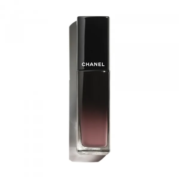 CHANEL ROUGE ALLURE LAQUE TEKUTÁ RTĚNKA S DLOUHOTRVAJÍCÍM LESKEM - 63 ULTIMATE 5.5ML 5 ml