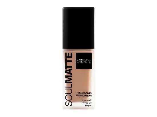 Gabriella Salvete Soulmatte Foundation Hyaluronic make-up 05