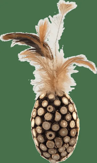Hračka Magic Cat Natural Fun ovál s přírodními pírky a dřevem 14cm