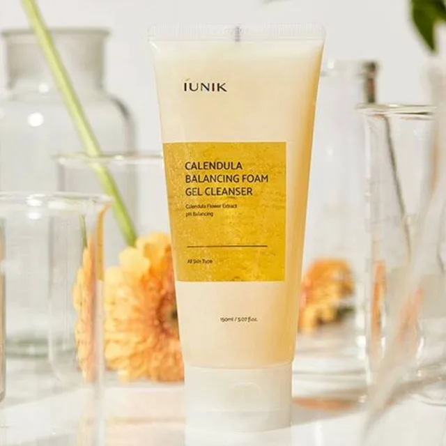 iUNIK - Calendula Balancing Foam Gel Cleanser - Jemný gelový cleanser s extraktem z měsíčku lékařského - 150 ml