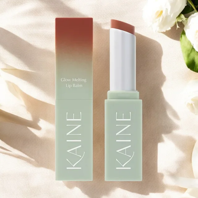 KAINE - Glow Melting Lip Balm - Hydratační balzám na rty WARM APRICOT - 3,7 g