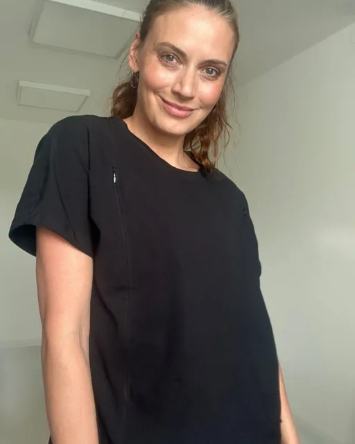 Kojicí tričko se zipem Kira, oversized – černé M/L