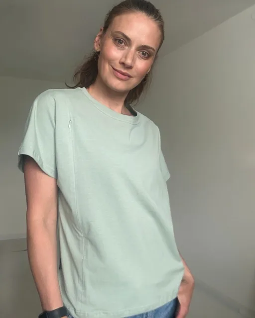 Kojicí tričko se zipem Kira, oversized – světle olivové XS/S