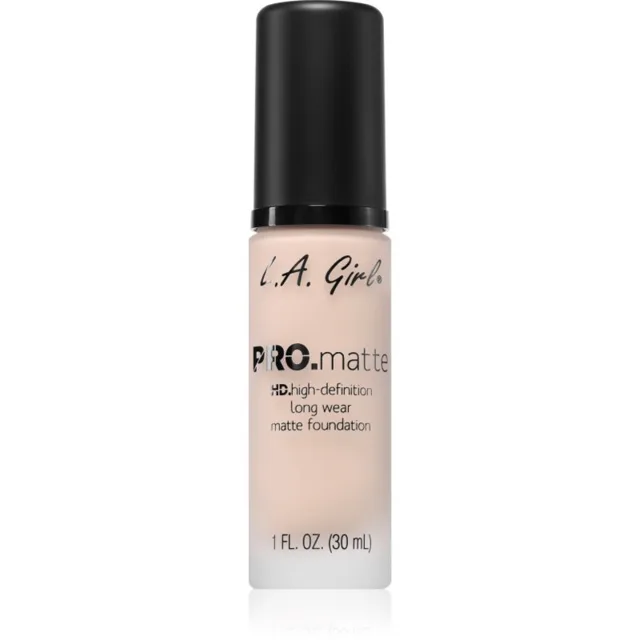 L.A. Girl Cosmetics PRO. Matte dlouhotrvající make-up s matným efektem odstín Ivory 30 ml