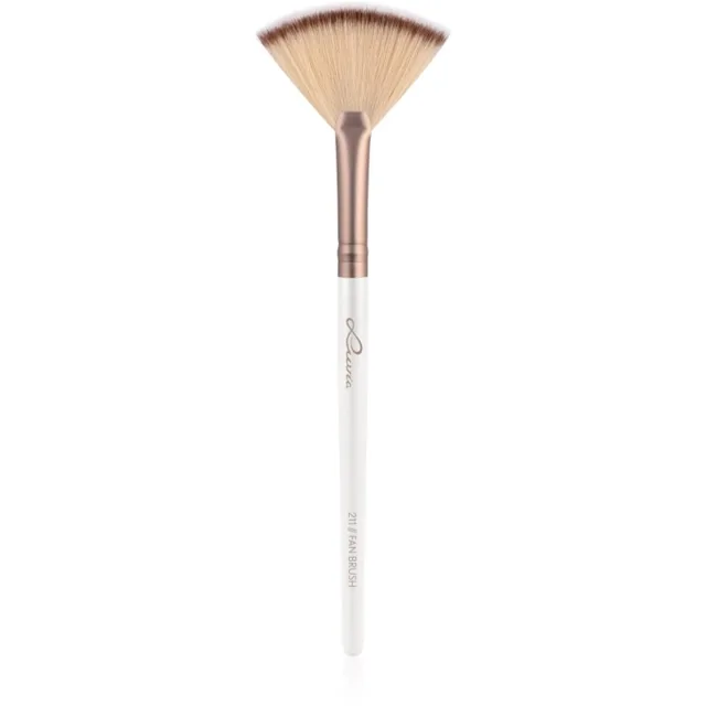 Luvia Cosmetics Elegance Fan Brush vějířový štětec 211 1 ks