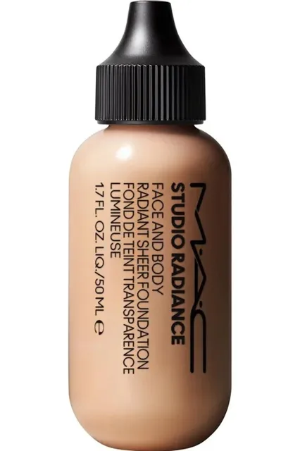 MAC Cosmetics Voděodolný make-up Studio Radiance (Face and Body Radiant Sheer Foundation) 50 ml W4