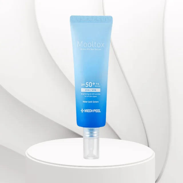 MEDI-PEEL - Aqua Mool Tox Water Fit Sun Serum - Ultra-hydratační opalovací sérum SPF 50 - 50 ml