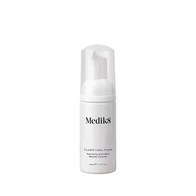 Medik8 Čisticí pěna Clarifying Foam Refreshing Blemish Cleanser 40 ml