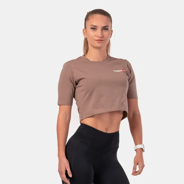 NEBBIA Dámské tričko Crop Top Minimalist Logo Brown