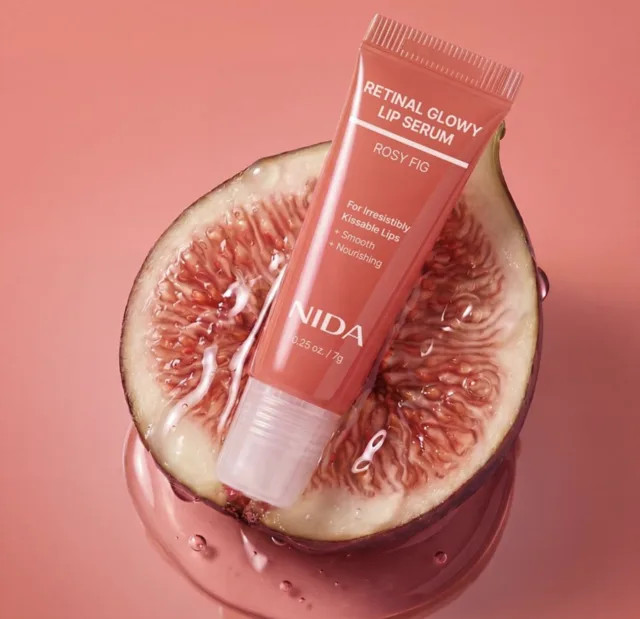 NIDA - Retinal Glowy Lip Serum - Omlazující sérum na rty Rosy Fig - 7g