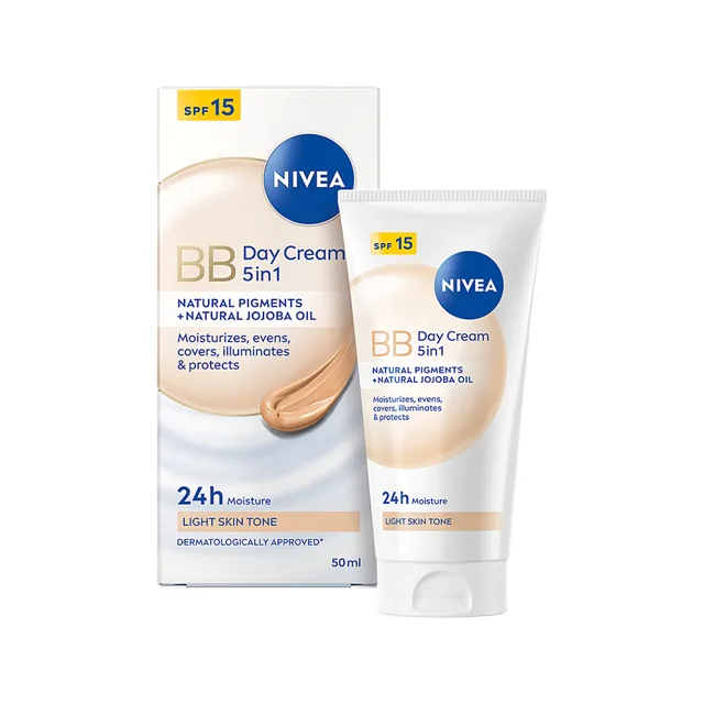 NIVEA Zkrášlující hydratační denní BB krém 5 v 1 pro pro světlejší odstín pleti OF 15 50 ml