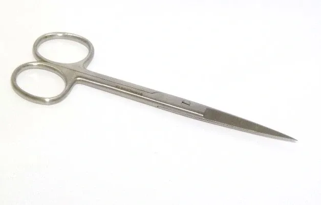 Nůžky chirurgické hrotnaté 130mm