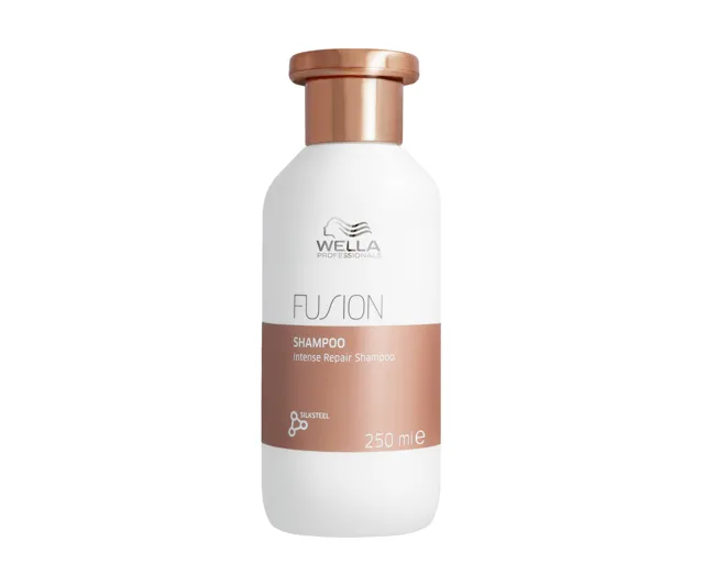 Posilující regenerační šampon pro poškozené vlasy Wella Professionals Fusion Shampoo - 250 ml + dárek zdarma