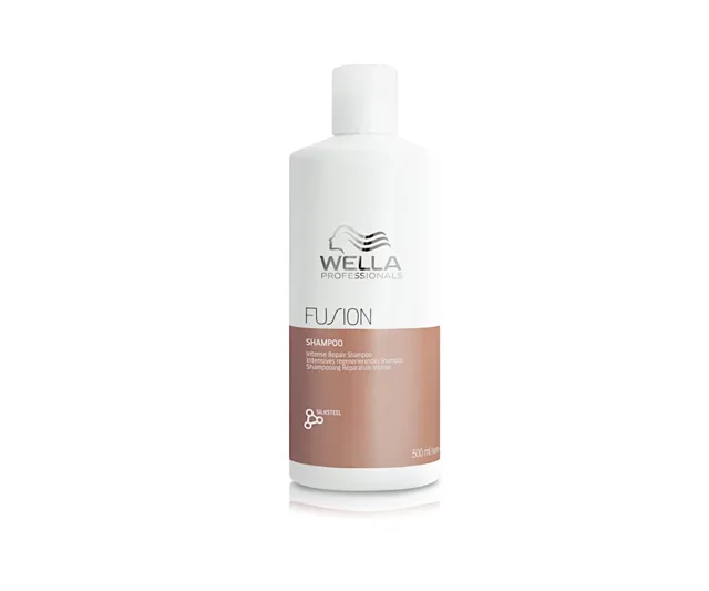 Posilující regenerační šampon pro poškozené vlasy Wella Professionals Fusion Shampoo - 500 ml + dárek zdarma