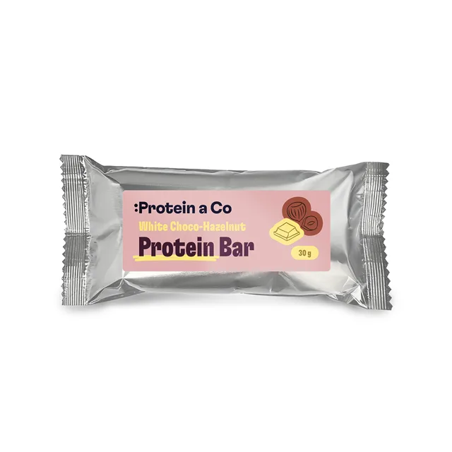 Protein a Co Proteinová tyčinka s bílou polevou a lískooříškovou náplní 30 g