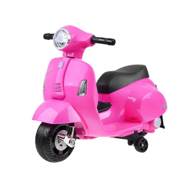 Růžový dětský skútr VESPA na baterie