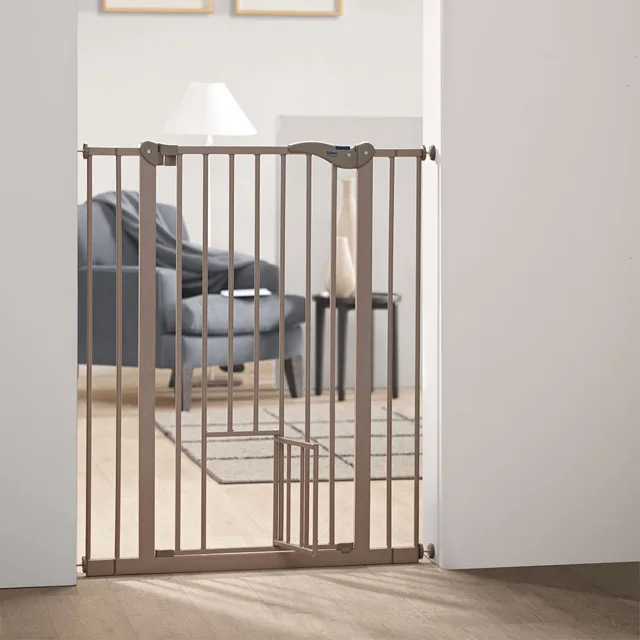 Savic Dog Barrier s dvířky pro kočky - V 107 cm, 7 cm prodloužení