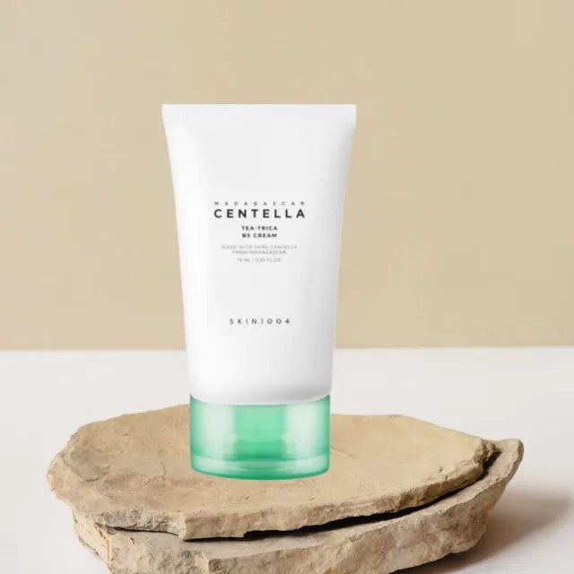 SKIN1004 - Madagascar Centella Tea Trica BB Cream - Zklidňující krém pro problematickou a mastnou pleť - 75 ml