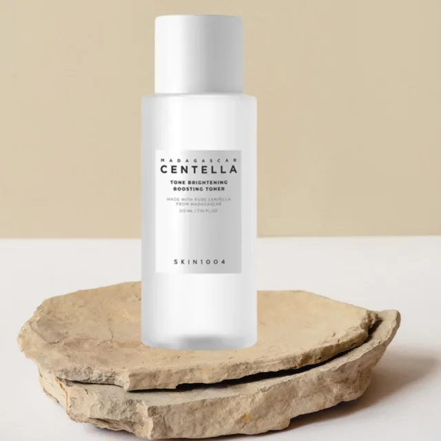 SKIN1004 - Madagascar Centella Tone Brightening Boosting Toner - Rozjasňující toner - 210 ml