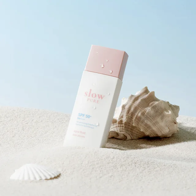 SLOWPURE - Aqua Fluid Sun Serum - Lehký opalovací fluid se sérovou texturou - 50 ml