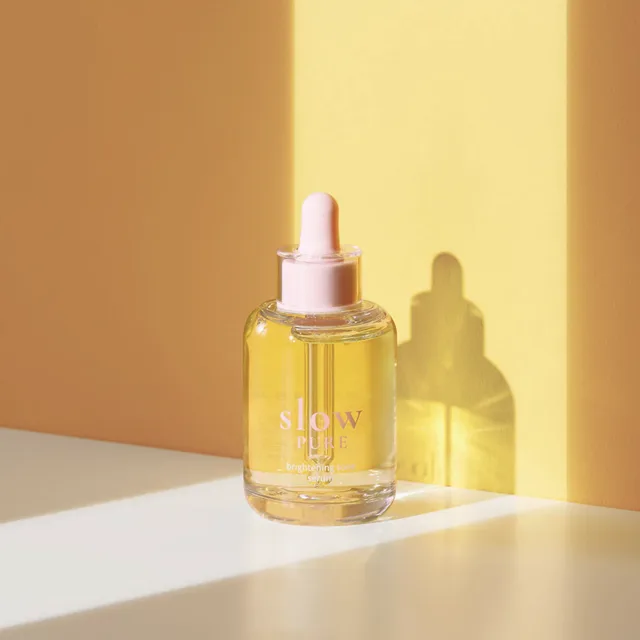 SLOWPURE - Brightening Tone Serum - Rozjasňující a tónovací sérum - 50 ml