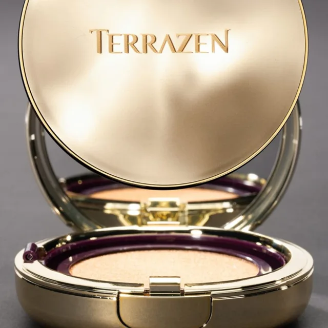 TERRAZEN - Perfect Finish Cushion, Anti Wrinkle Flawless Longwear SPF50+ - Dlouhotrvající pečující cushion make-up s SPF 50 - 15 + 15 g odstín 23