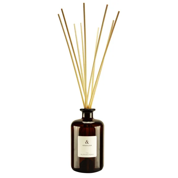 The Olphactory Reed Diffuser Cedar & Oud to aroma difuzér 500 ml