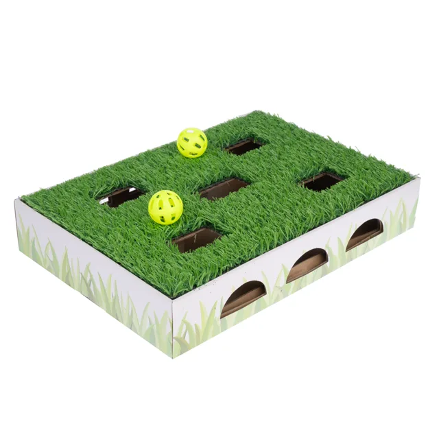 TIAKI hračka pro kočky lovecký box s travnatou plochou - D 40 x Š 28 x V 7 cm