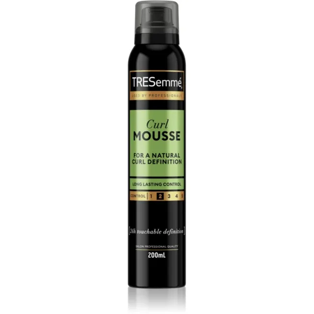 TRESemmé Botanique Cactus Water & Coconut stylingová pěna pro kudrnaté vlasy 200 ml
