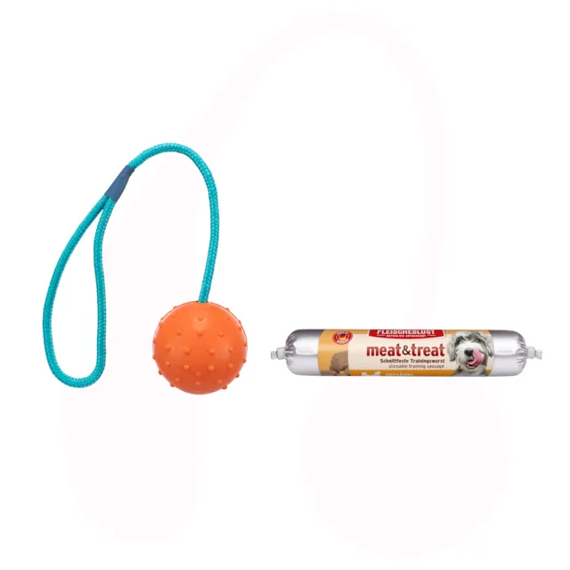 Trixie Míč hrbolatý na šňůrce + Fleischeslust meat & treat tréninkový salám  - balónek ca. Ø 6 cm, lano 30 cm + drůbež, 80 g