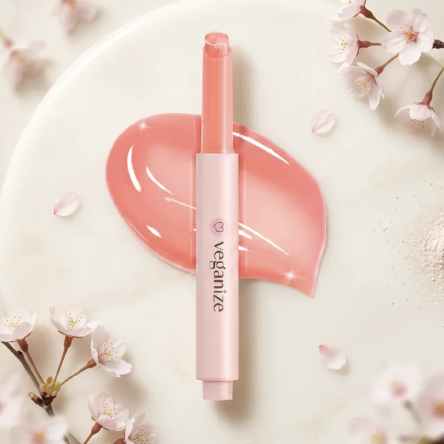 VEGANIZE - Collagen Lip Glass Balm 04. Light Peach - Kolagenový balzám na rty - 1,8 g