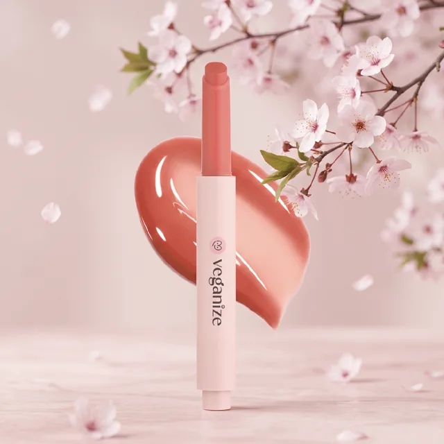 VEGANIZE - Collagen Lip Glass Balm 05. Carrot Coral - Kolagenový balzám na rty - 1,8 g