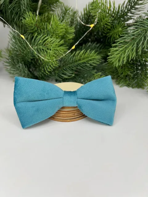 Vsepropejska Charm semišový motýlek pro psa na obojek Barva: Modrá, Rozměr (cm): 6x12 cm