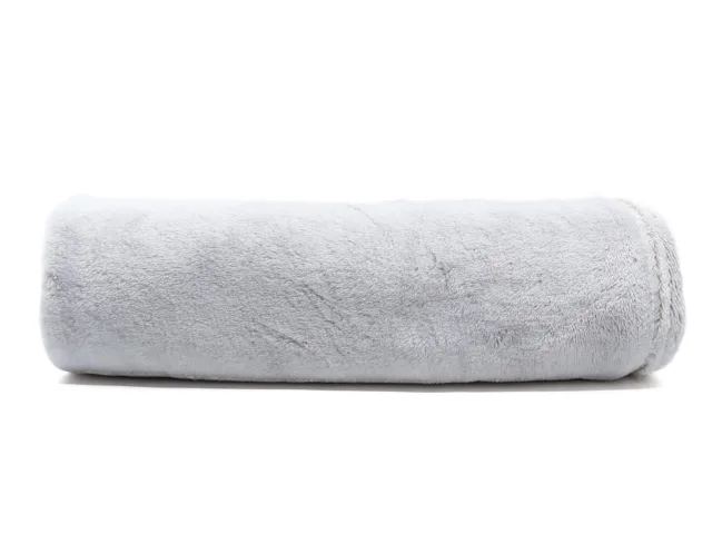 Vsepropejska Ella stříbrná II fleecová deka pro psa Barva: Stříbrná, Rozměr (cm): 70 x 45