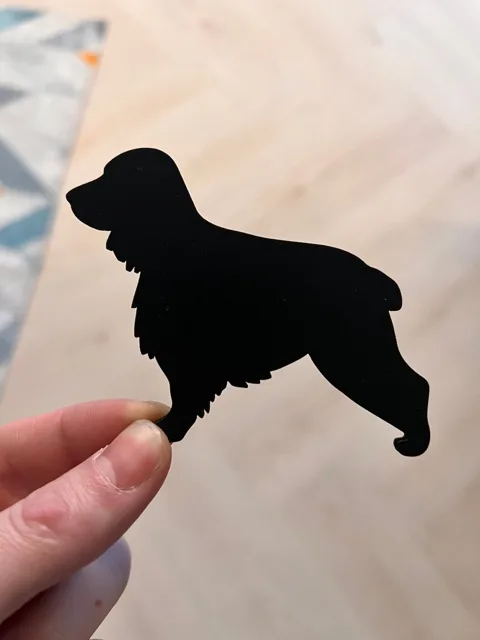 Vsepropejska Mag magnet na lednici ve tvaru psa Plemeno: Kokršpaněl