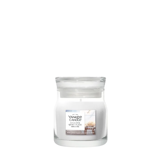 Yankee Candle Aromatická svíčka Signature sklo malé A Calm & Quiet Place 110 g
