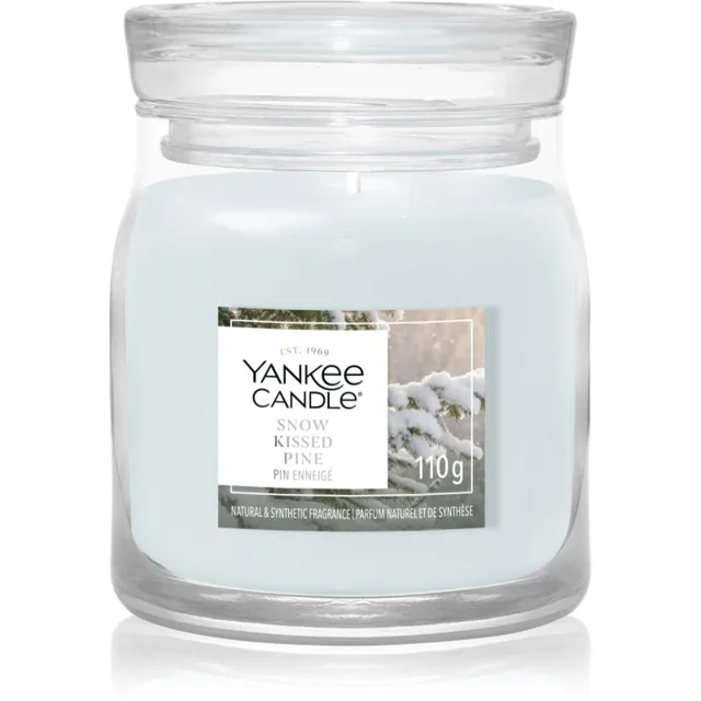 Yankee Candle Snow Kissed Pine vonná svíčka Signature 110 g