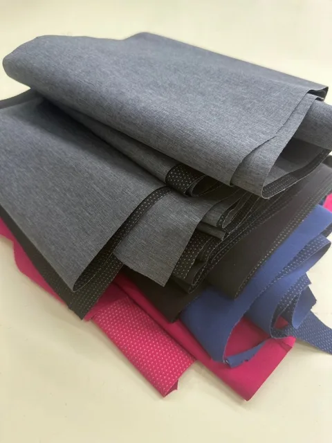 Zbytky látek – jarní softshell, prostřihy 1 kg, Váš mix barev